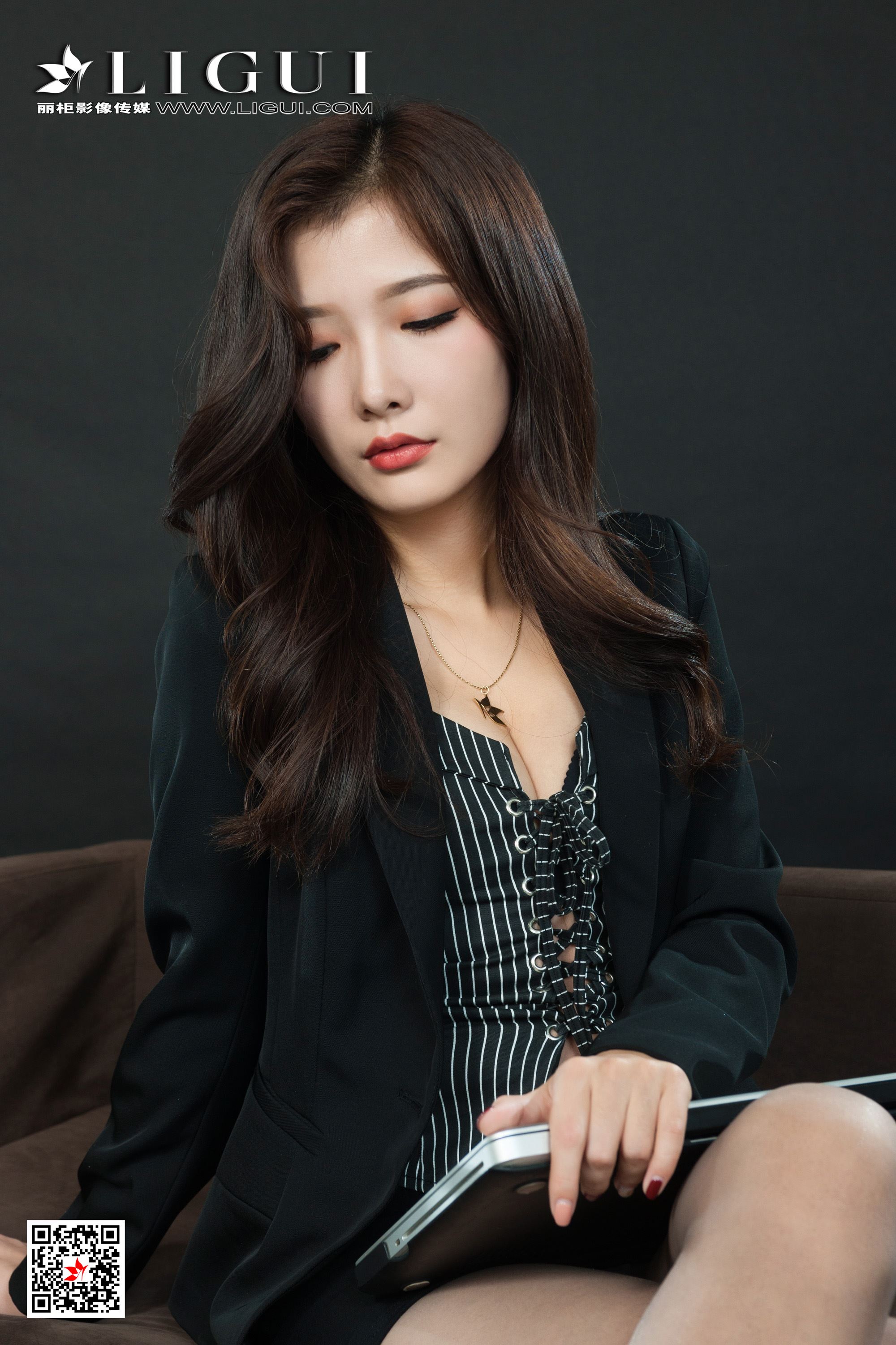 Ligui丽柜  2021.01.25 《职场新秀》可心